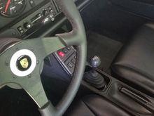 It does also suit the FDM gearknob with white lettering that I also just fitted.