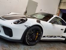 GT3 RS , with new revised front strips, slightly narrower And pointier that the previous  version