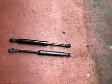 one side leaky, the other side on it's way to leaky...snapped right out