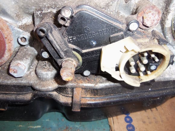 Manual gear selector lever removed to show the actuating arm on the range selector switch.