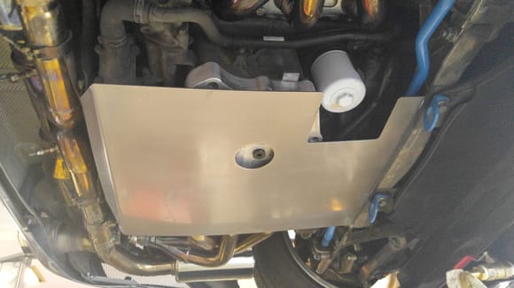 Allows easy access to the oil filter and drain plug without removal