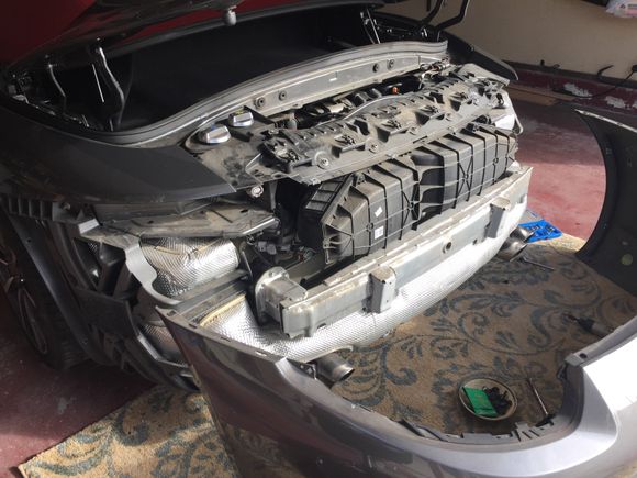 You can see connector on bottom left