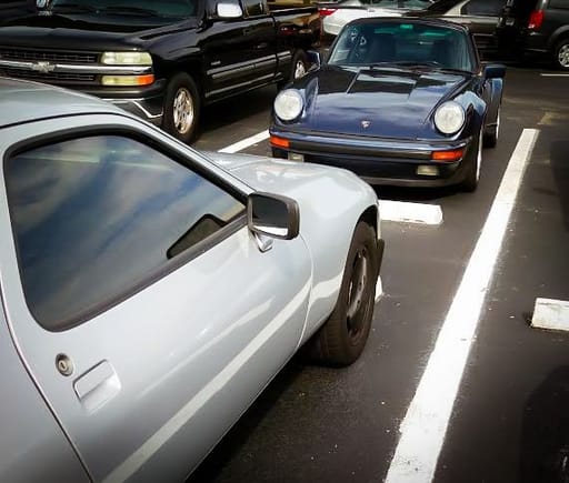 928S facing off with a 930 Turbo