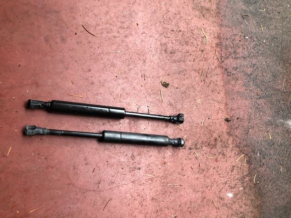 one side leaky, the other side on it's way to leaky...snapped right out