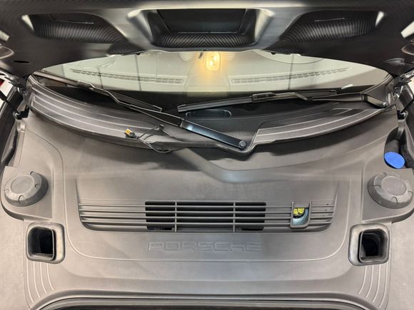 GT4RS front battery cover on a GT4.