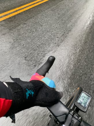 so... doctor said don't move the thumb.... the splint stabilizes the thumb... it doesnt move

doctor did not say "do not ride"

wife says do not ride when wet.... the idiot upstairs decided to rain.... he needs to get with my program....

the smell of rain is refreshing though...