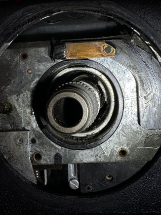view of notch at 2oclock in shaft housing