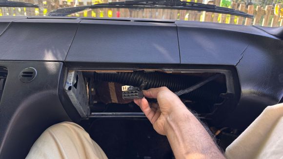 What’s this wiring in the glovebox area? 