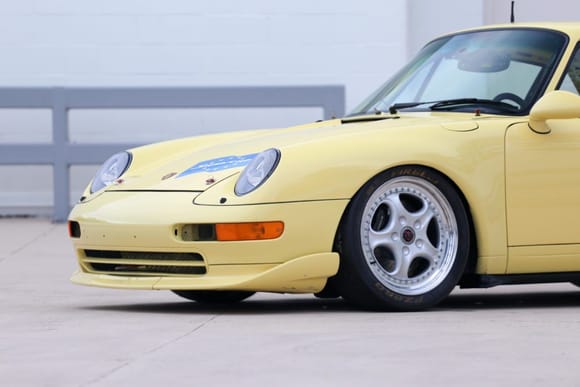 This is the inly 993 Carrera Supercup I could find painted in Pastel Yellow, which is a lighter point of yellow