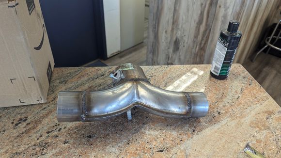 back to the y-plenum sage chargepipe drama. So what was I going to do about that design? When I had my exhaust done, I asked the shop if they could weld something up. Yes, it's ghetto....