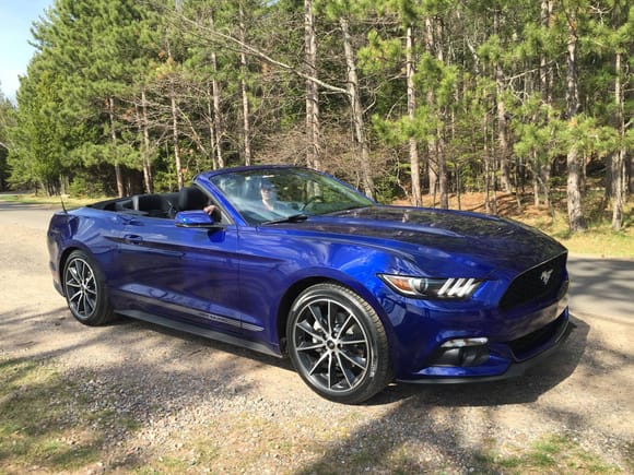 19 inch wheel and stripe package.  I LOVE these wheels.