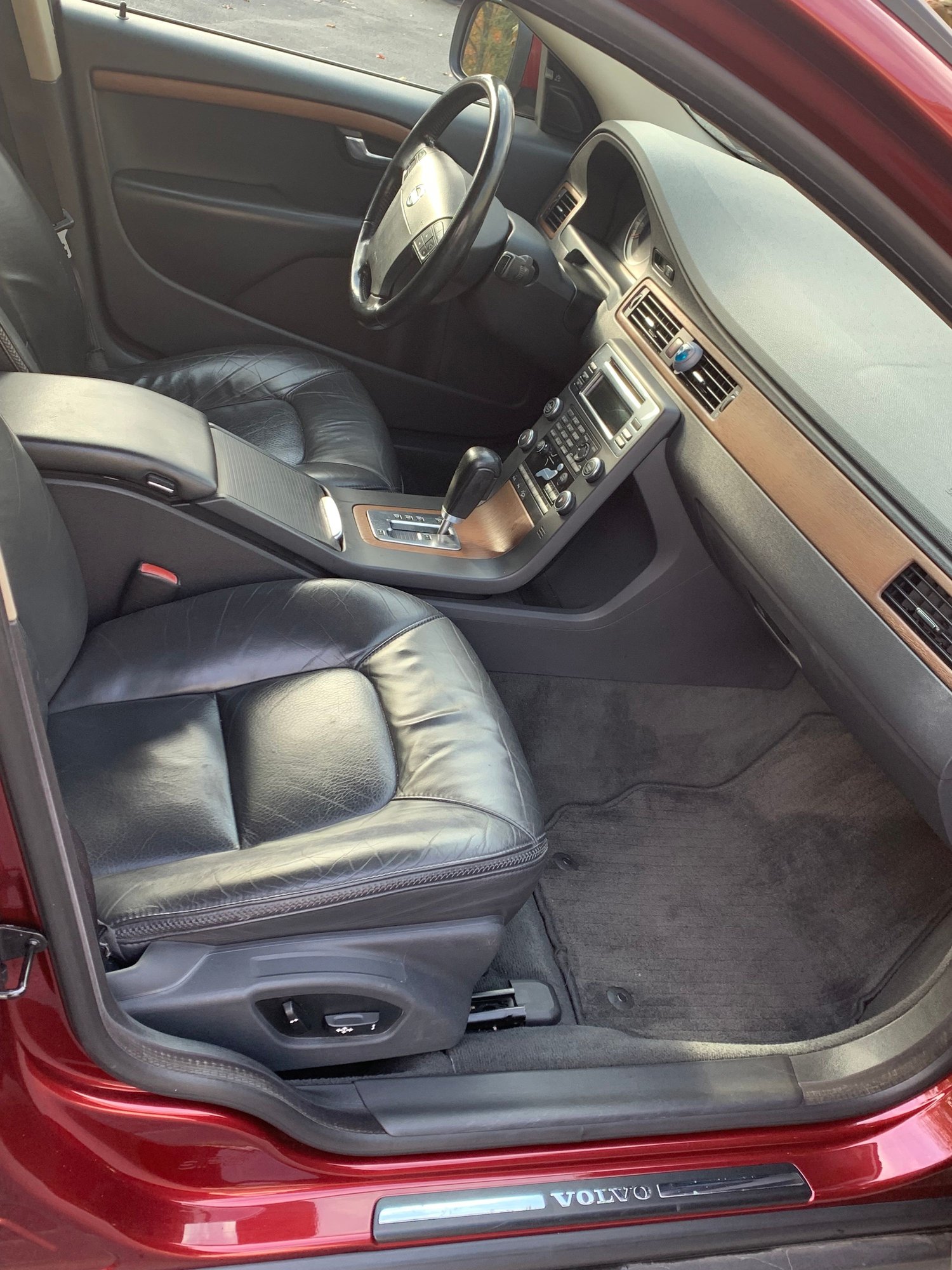 2009 Volvo XC70 - 2009 Volvo XC70 3.2 $2,500 Needs Differential - Used - VIN yv4bz982291065316 - 216,500 Miles - 6 cyl - AWD - Automatic - Wagon - Red - Paramus, NJ 07652, United States