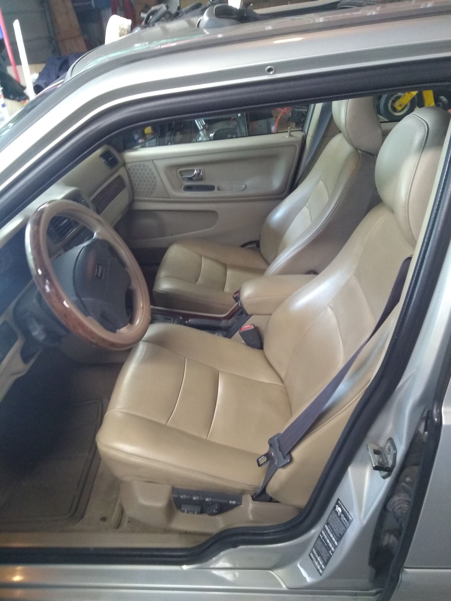 2000 Volvo S70 - Rare Beauty - Used - VIN YV1LS61J7Y2658362 - 388,874 Miles - 5 cyl - 2WD - Automatic - Sedan - Beige - Jonestown, PA 17038, United States