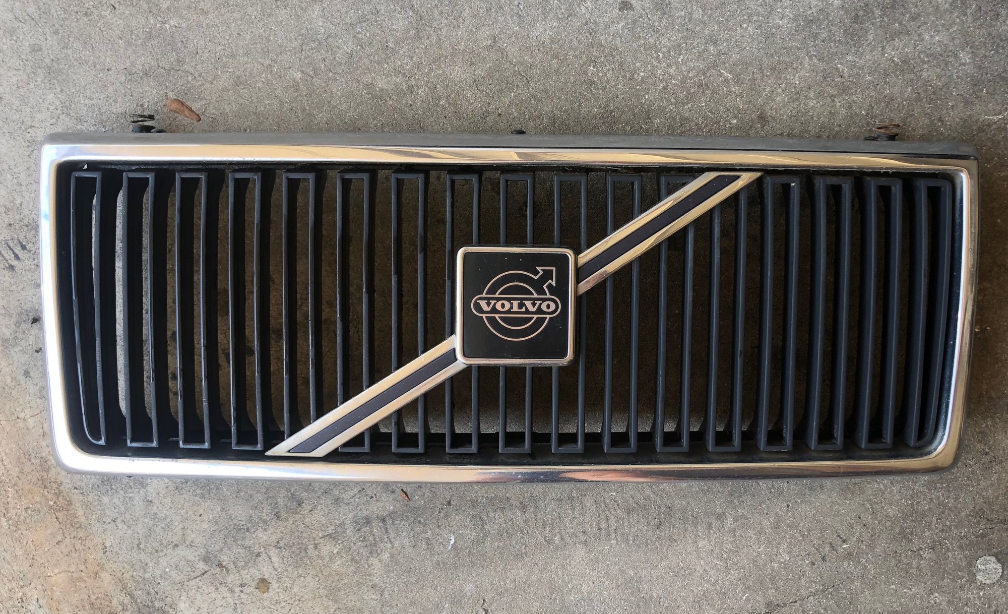 1986 Volvo 244 - 240 Facelift — "NEW" Headlamps & corner-lamps & "like new" grille - Accessories - $190 - Austin, TX 78746, United States
