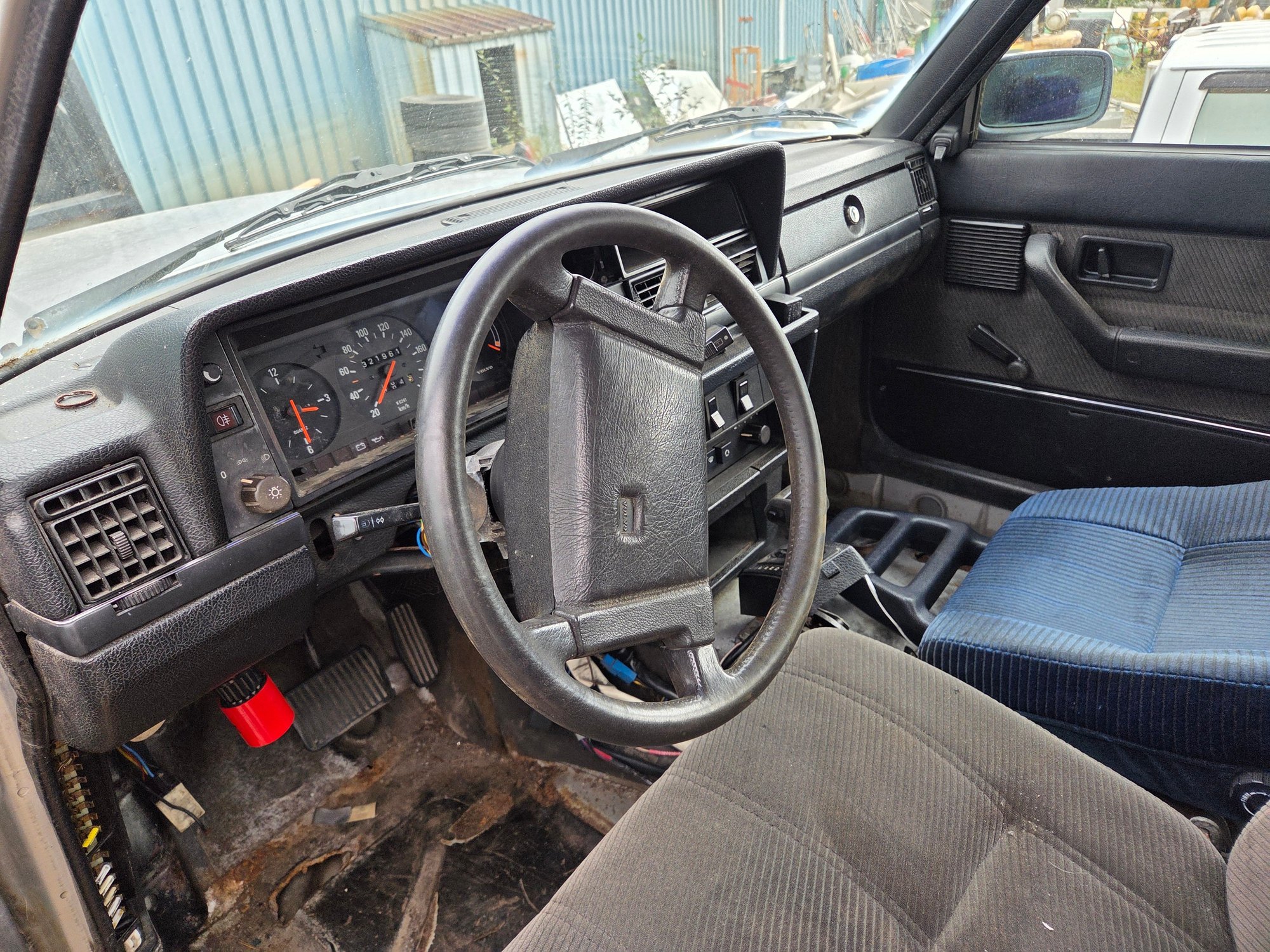 1988 Volvo 245 - Parting Out – 1988 Volvo 245 DL Wagon (VIN: YV1AX8854J1796871) - Accessories - $300 - Prince Rupert, BC V8J 1X, Canada