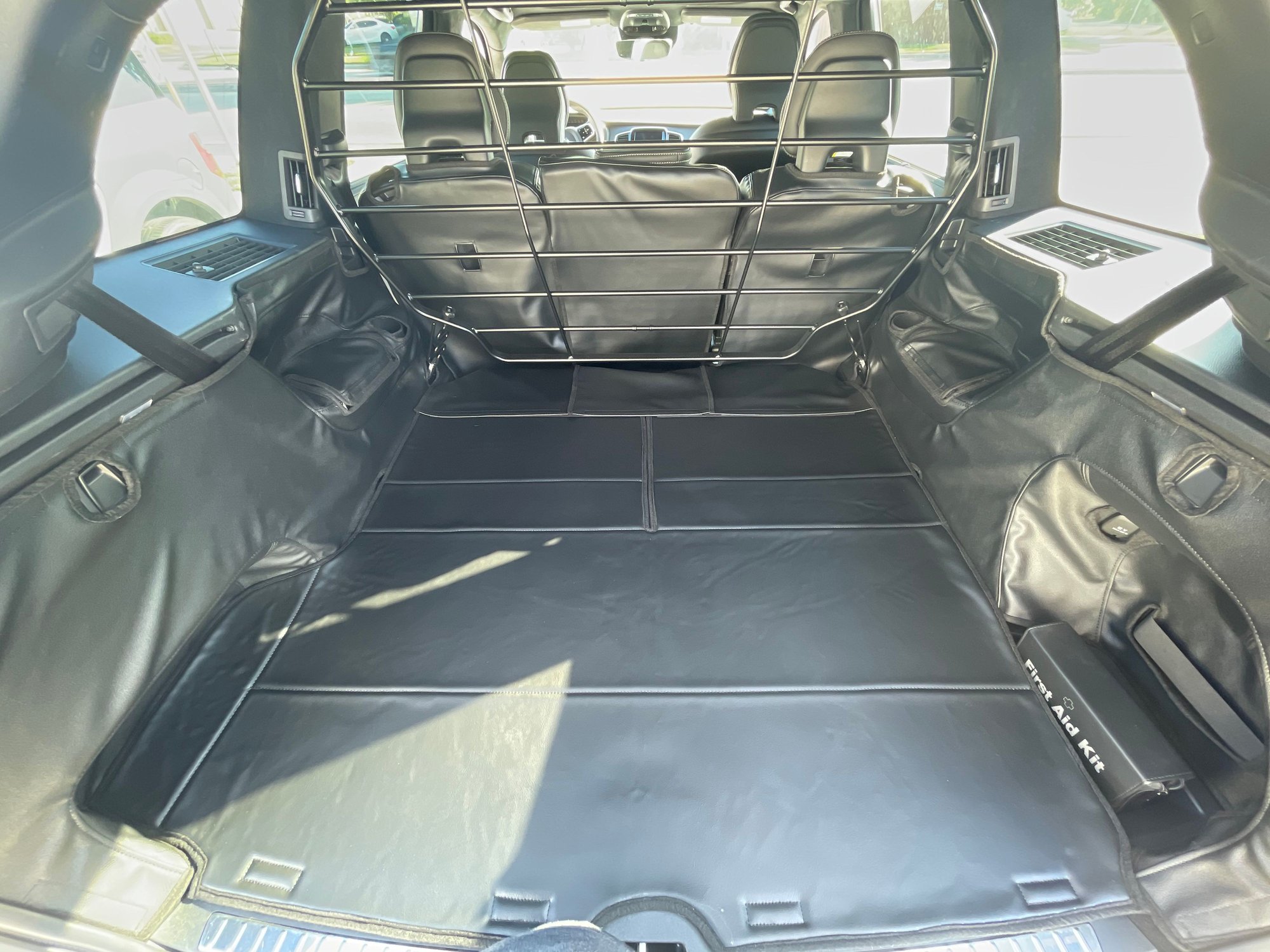 Accessories - Dog barrier and cargo protection - Used - 2019 to 2024 Volvo XC90 - Miramar, FL 33023, United States