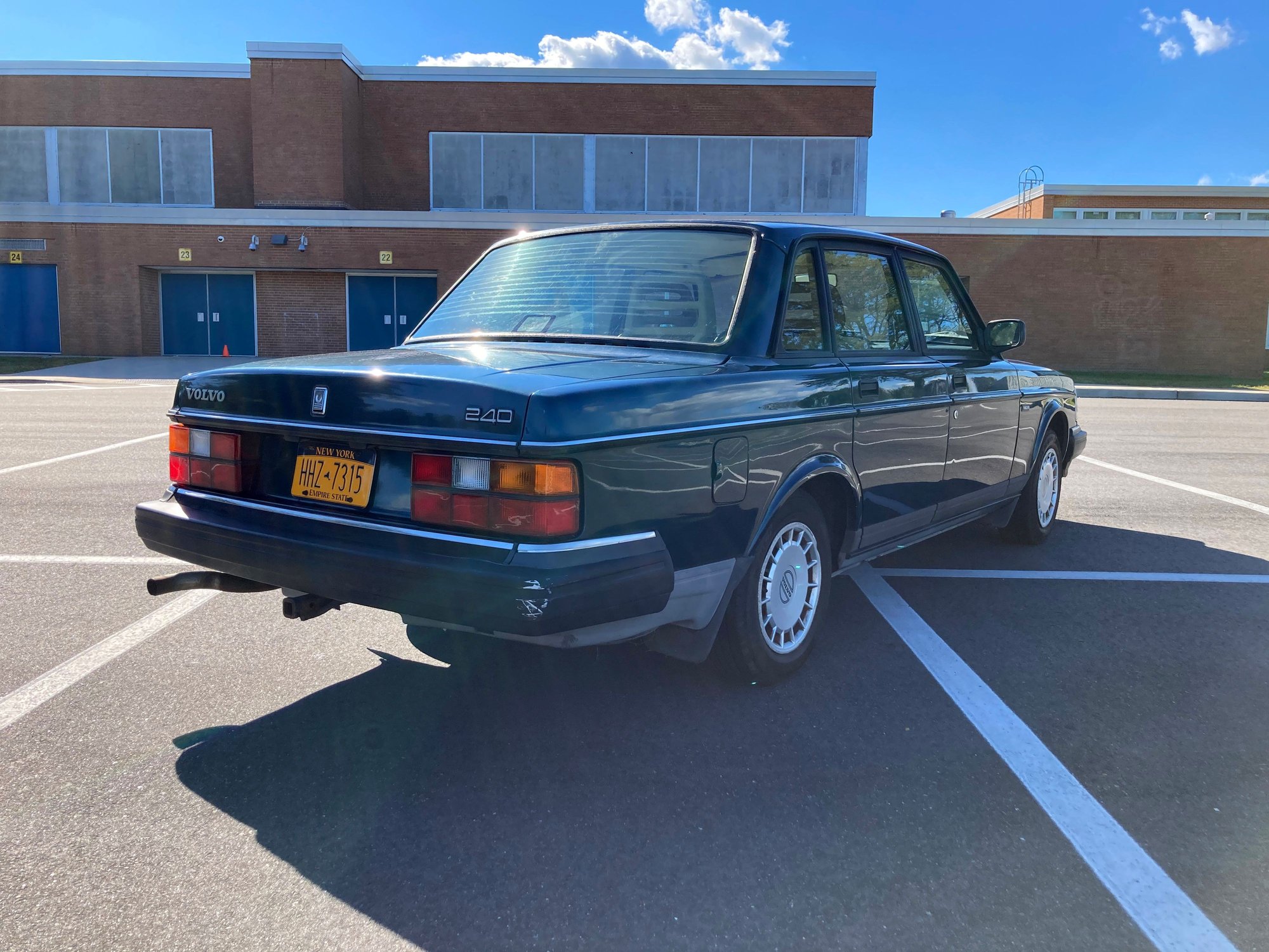1993 Volvo 240 - 1993 Volvo 240 - Used - VIN YV1AS8804XXXXXXXX - 4 cyl - 2WD - Automatic - Sedan - Other - East Northport, NY 11731, United States
