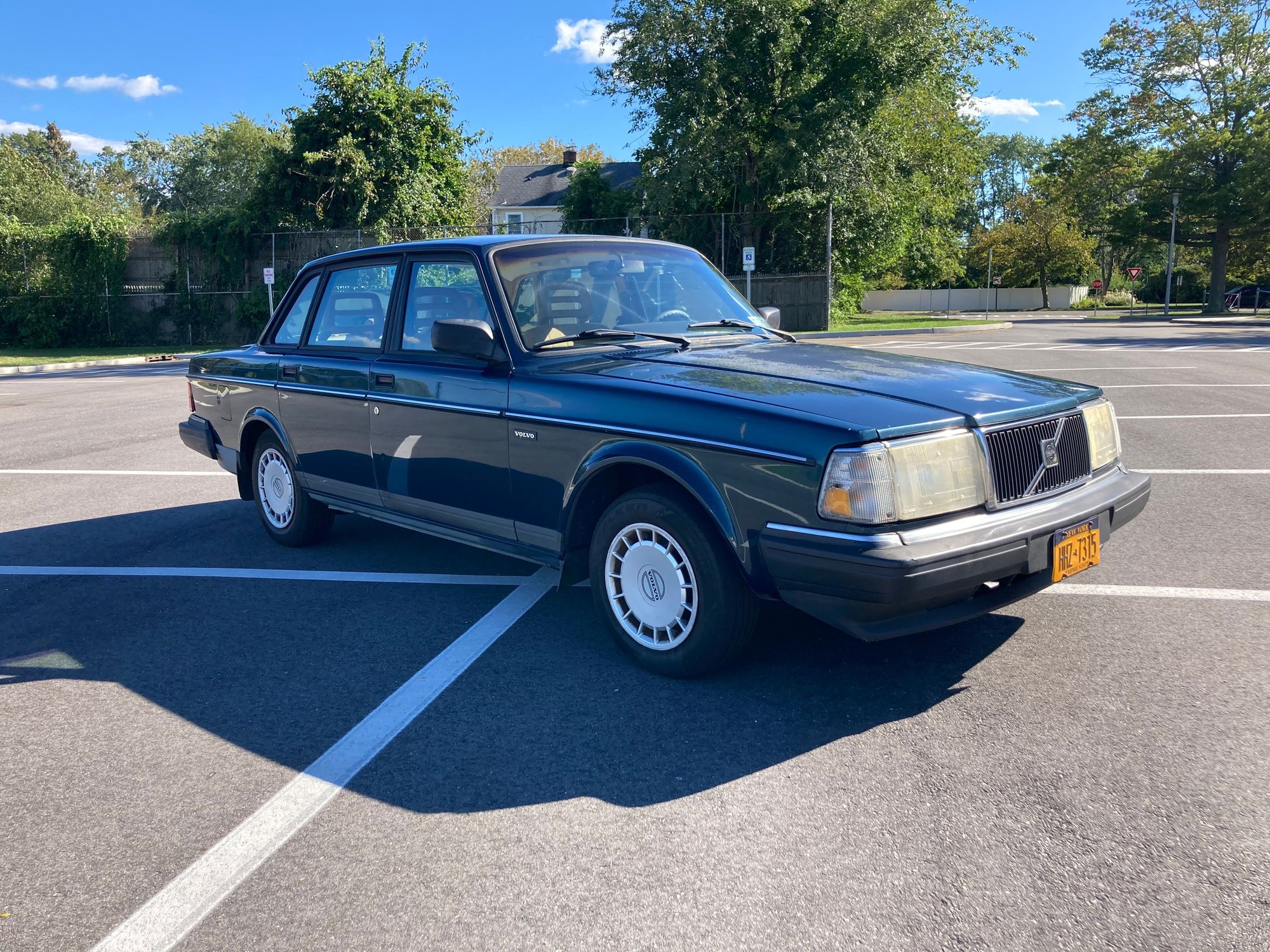 1993 Volvo 240 - 1993 Volvo 240 - Used - VIN YV1AS8804XXXXXXXX - 4 cyl - 2WD - Automatic - Sedan - Other - East Northport, NY 11731, United States