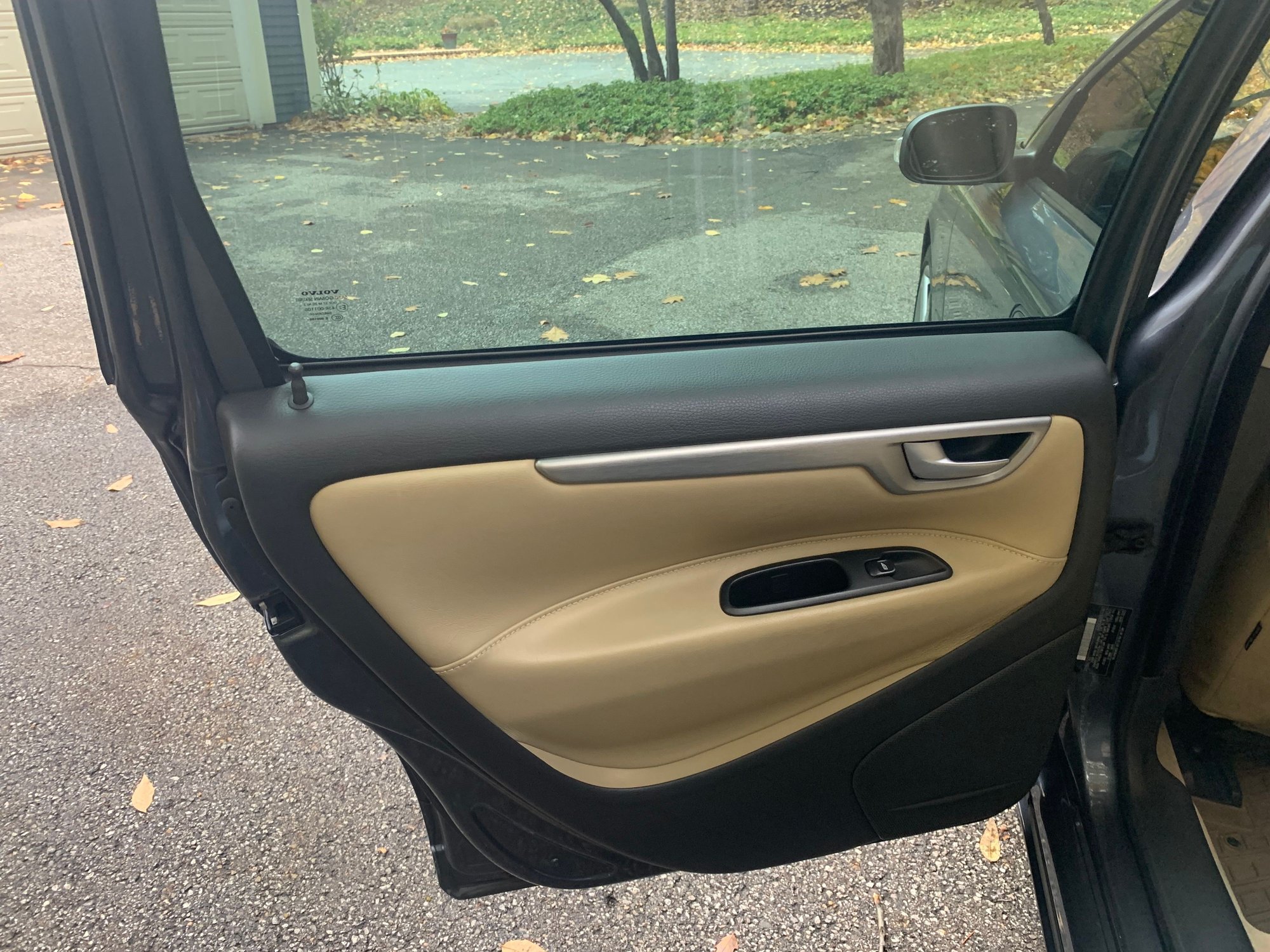 2007 Volvo V70 - 2007 V70R Grey/ Gold Gobi One owner well maintained excellent condition $ - Used - VIN YV1SJ527872632797 - 137,123 Miles - 5 cyl - AWD - Automatic - Wagon - Gray - Hinckley, OH 44233, United States