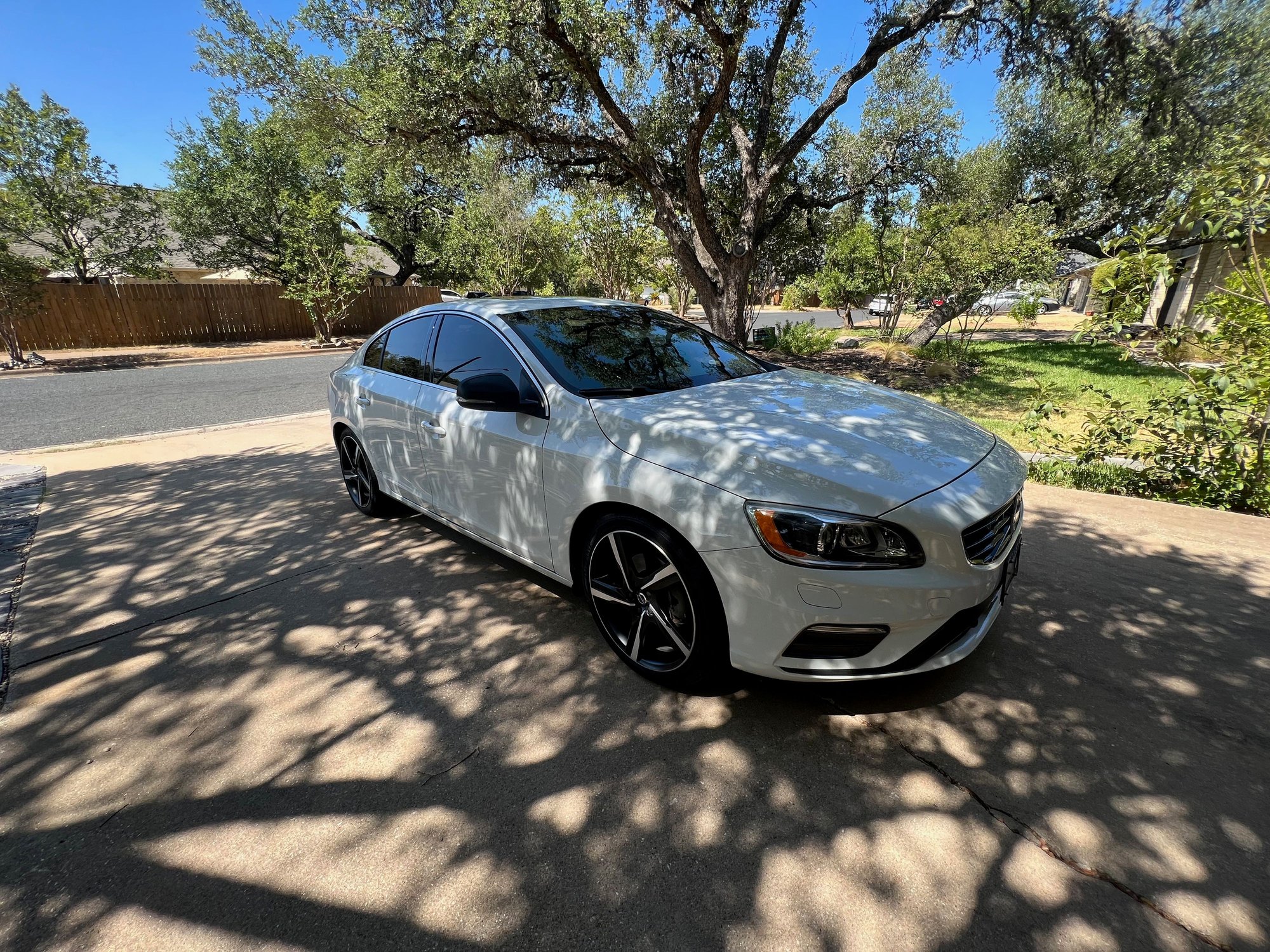 2016 Volvo S60 - 2016 Volvo S60 T5 R-Design with CPO Warranty til Nov. 2025 - Used - VIN YV126MFP1G2395379 - 4 cyl - 2WD - Automatic - Sedan - White - Austin, TX 78749, United States