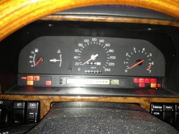 VDO instrument with BC. Note the CRUISE light which shows up when cruise engaged is. Also below it I have the Tailgate open warning light.