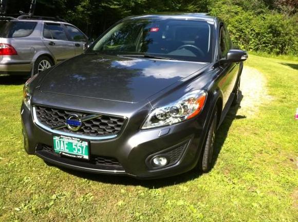 My wife's C30 soon after purchase...my Saab in background.