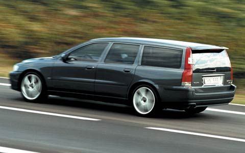 112 0303 first drive 2004 volvo s60r v70r 02z 2004 volvo v70r wagon rear side view
