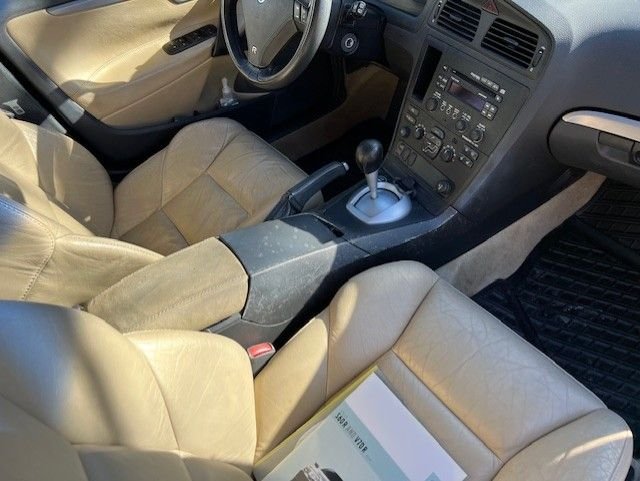 2004 Volvo V70 - 2004 V70R - 6 speed Manual - Gurnee, IL - Used - Lindenhurst, IL 60046, United States