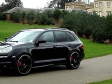 Porsche Cayenne GTS fittted with Revere London 22&quot; WC1 wheels ans lowered 30mm