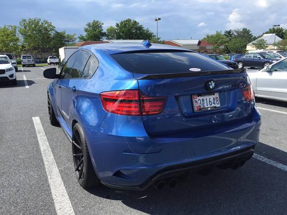 What an awesome BMW X6M spotted in Maryland. Thanks to Christopher Ramdat.