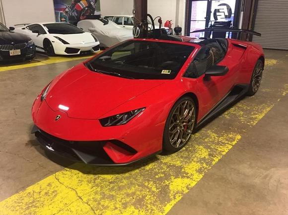 Beautiful Lamborghini Huracan Performante Spyder in Chantilly, Virginia.