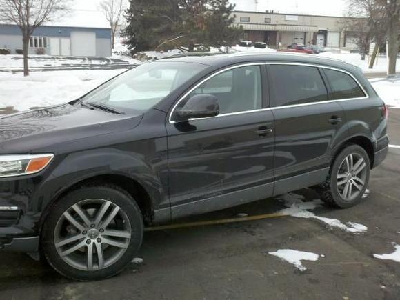 My 2007 Audi Q7 Drivers Side