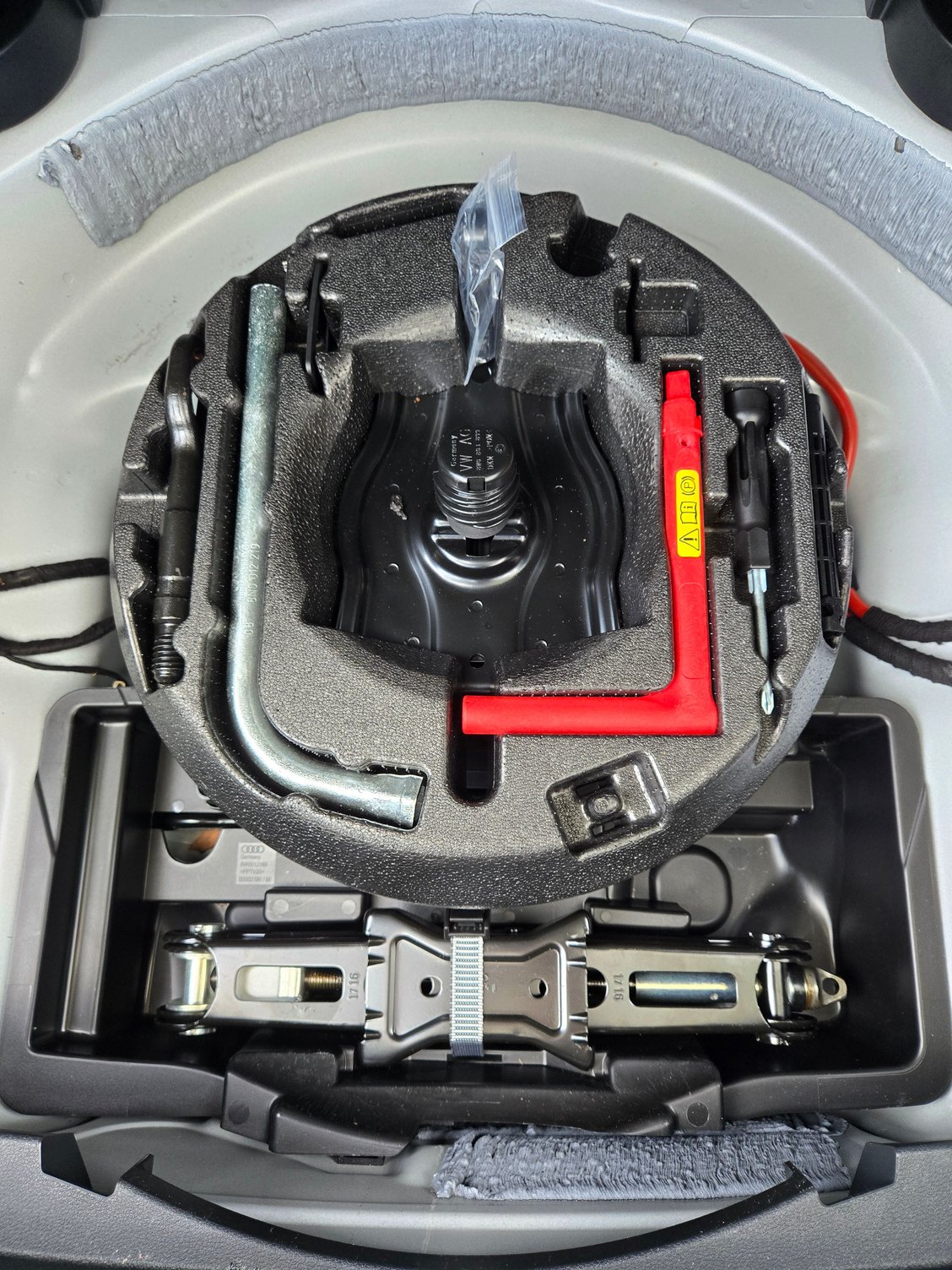 Spare tire stored depressurized? Tool kit parts? AudiWorld Forums