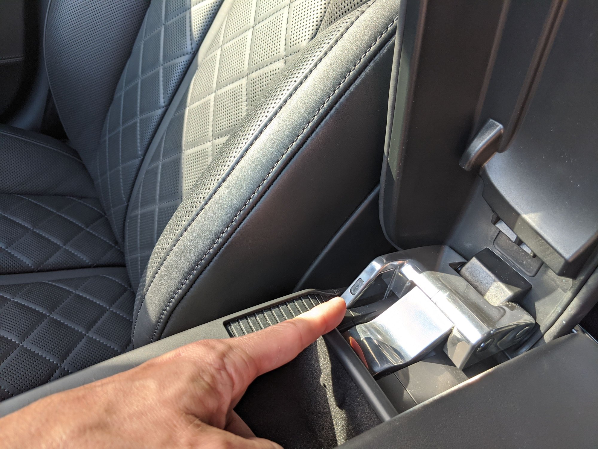Armrest won't go down all the way (broken) AudiWorld Forums