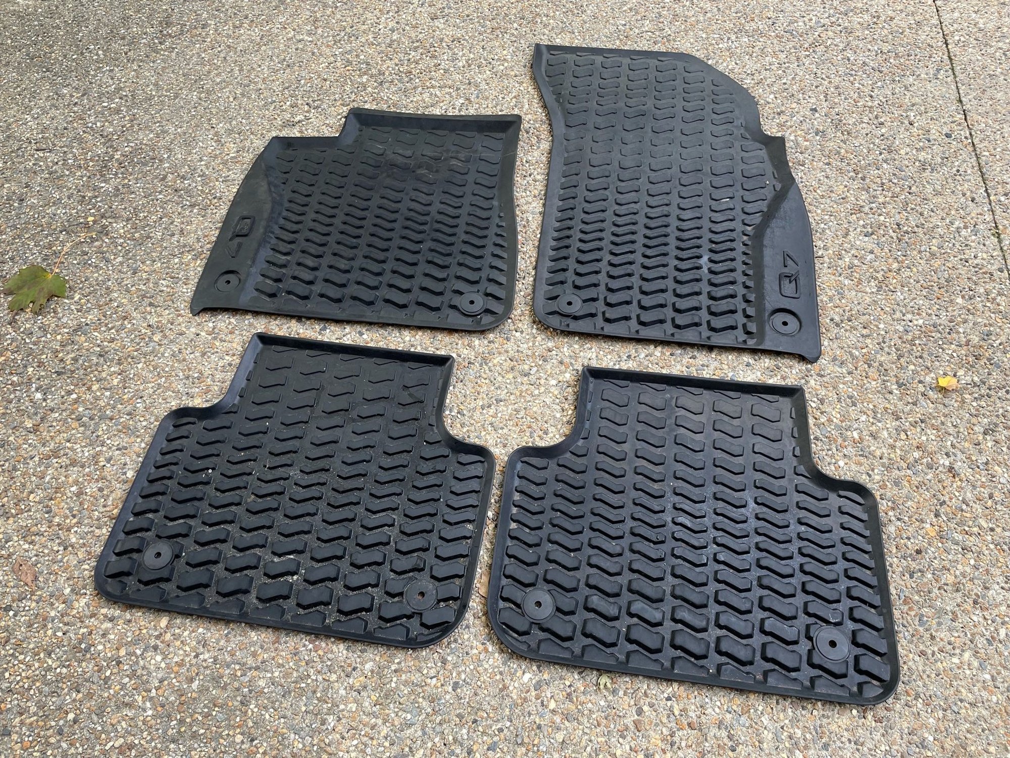 2019 Q7 set of rubber floor mats OEM free to pick up AudiWorld Forums