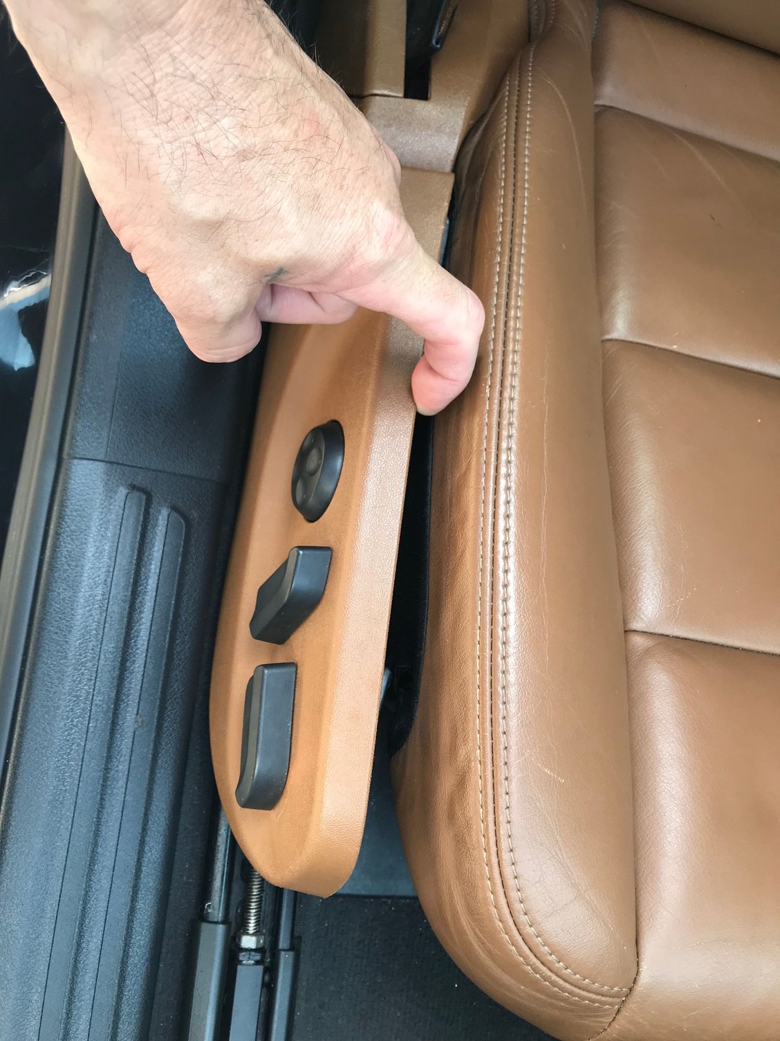 Broken Power Seat Panel Passenger Side AudiWorld Forums