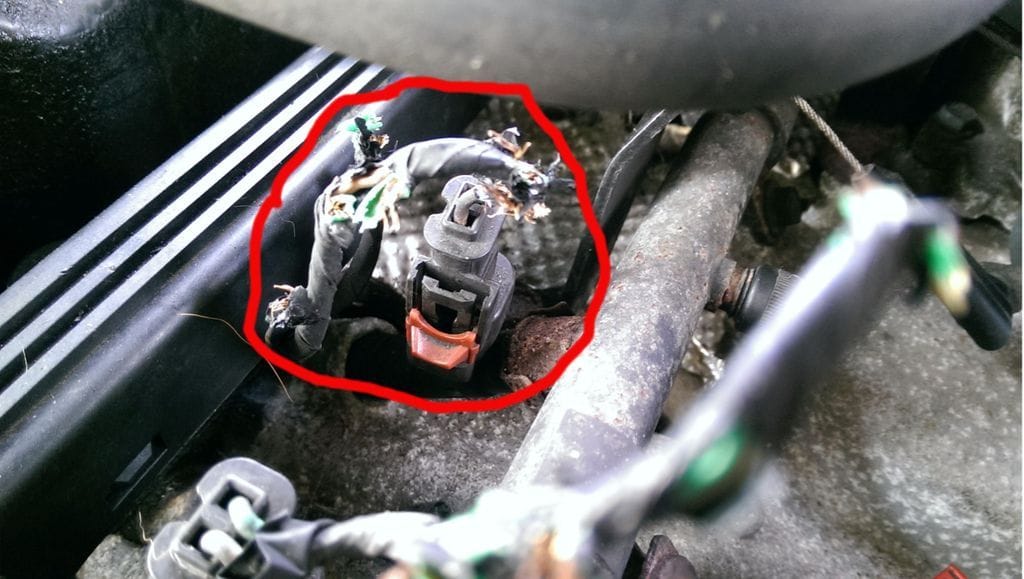 02 Jeep Grand Cherokee Mouse Damage To Wiring - Jeep Cherokee Forum