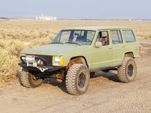 Lift is the same sway bars removed and shock mounts reworked and offcourse lots of material removed from fenders.