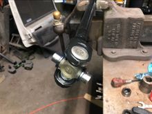 Spicer axle U-joints