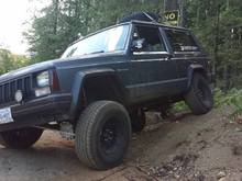 Removed my front swaybar, went and tested the flex out. Not too bad for a cheap setup! The rear swaybar I already removed while doing the lift.