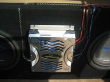 Cheap amp but it ligths up blue and matchs the S on the subs