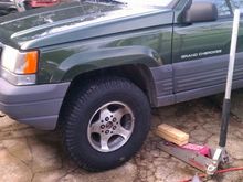 Someone said they wont fit on a stock ZJ uc...only rub when turned all the way and flexing