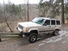 2000 XJ after 3" lift   some wheeling pics!