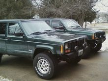 mine is the front one.. 3 in. lift, 31x10.5 tires. next to it is son in laws 6in. lift with 33x12.5 tires