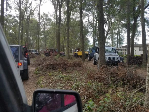 These 1st 3 pics were the participants entrance. Jeep only. Basically just a dirt trail that snaked through the woods and ended up at the reg tables.