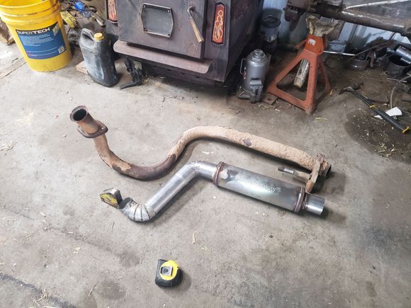 Few more feet to get to the header then the hard parts out of the way.
Ive done a few jeep exhaust but this will be the first going all the way.  Pipe is 2.5" hoping to put muffler where its pictured.  Just roughing in bends so i hve something to work with ounce im laying under the jeep. 

More to come.