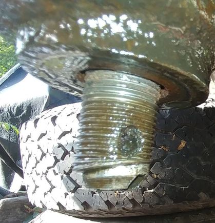 A buggered ball joint.  This ain't good!