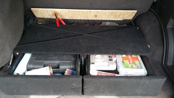 works perfect! i cant hear anything rattle around and anything i need is in there