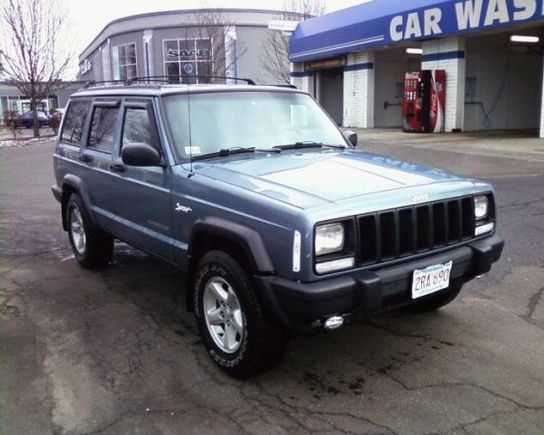 re-painted flares, new corner lights, new fog lights (Hella FF50's)