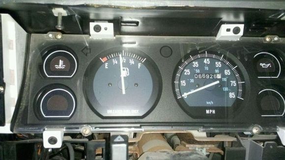 I'm used to having the cluster with the gauges and tach like my 92 laredo has. I might swap it out next time a take a trip to the salvage yard.